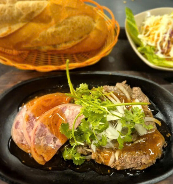 Bò bít tết thịt nguội