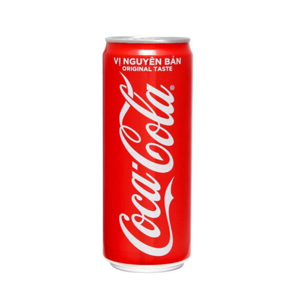 Nước ngọt Coca-Cola lon tươi mát cùng, vị ga bùng nổ sảng khoái, giúp bạn đập tan cơn khát, kích thích vị giác khi dùng món tại Mộc Quán