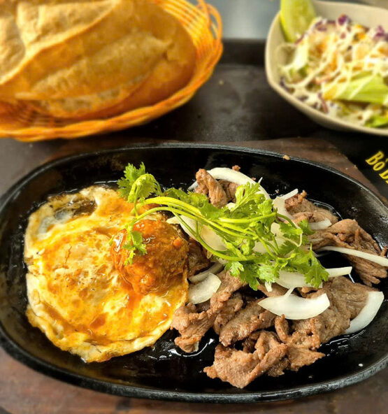 Bò né trứng xíu mại Mộc Quán - Hương vị truyền thống, phong cách hiện đại